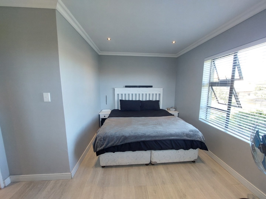 4 Bedroom Property for Sale in Hartenbos Landgoed Western Cape